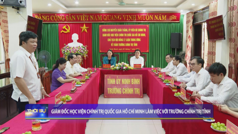 Gi&aacute;m đốc Học viện H&agrave;nh ch&iacute;nh Quốc gia Hồ Ch&iacute; Minh l&agrave;m việc với Trường Ch&iacute;nh Trị tỉnh