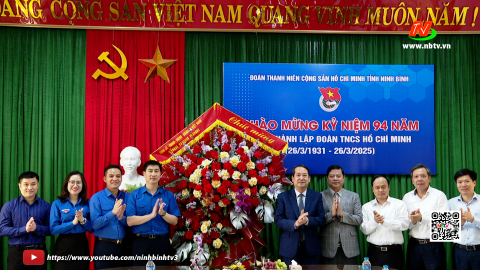 Đồng ch&iacute; Ph&oacute; B&iacute; thư Thường trực Tỉnh ủy ch&uacute;c mừng 94 năm Ng&agrave;y th&agrave;nh lập Đo&agrave;n TNCS Hồ Ch&iacute; Minh