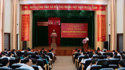 C&ocirc;ng bố c&aacute;c Quyết định về c&ocirc;ng t&aacute;c c&aacute;n bộ