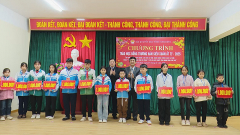 Trao học bổng Trương H&aacute;n Si&ecirc;u năm 2025