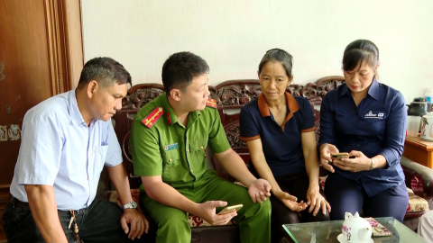  Th&aacute;o gỡ kh&oacute; khăn, th&uacute;c đẩy chuyển đổi số