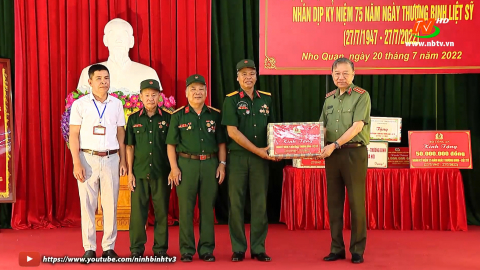 Đại tướng T&ocirc; L&acirc;m, Bộ trưởng Bộ C&ocirc;ng an thăm, tặng qu&agrave; nh&acirc;n kỷ niệm 75 năm Ng&agrave;y Thương binh Liệt sỹ tại Ninh B&igrave;nh