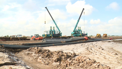 Ph&aacute;t triển kinh tế đ&ocirc; thị ven biển khu vực ph&iacute;a đ&ocirc;ng tỉnh
