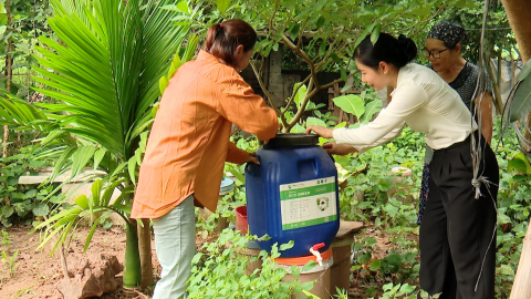 Phụ nữ Ph&ugrave; V&acirc;n chung tay x&acirc;y dựng đ&ocirc; thị xanh, sạch, đẹp