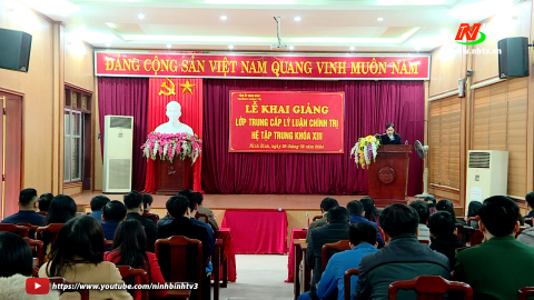 Khai giảng lớp Trung cấp l&yacute; luận ch&iacute;nh trị hệ tập trung kh&oacute;a 13
