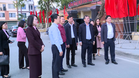 Đồng ch&iacute; Ph&oacute; B&iacute; thư Tỉnh ủy, Chủ tịch HĐND tỉnh L&ecirc; Quốc Chỉnh kiểm tra c&ocirc;ng t&aacute;c tuy&ecirc;n truyền Đại hội đại biểu to&agrave;n quốc lần thứ XIV của Đảng