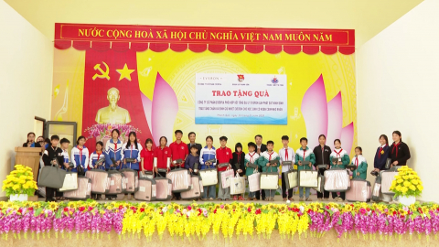 Chăm lo tết cho mọi trẻ em