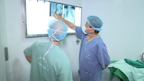 Chuyển giao kỹ thuật thay khớp gối
