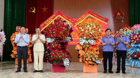 C&ocirc;ng bố v&agrave; trao Quyết định bổ nhiệm Viện trưởng Viện Kiểm s&aacute;t nh&acirc;n d&acirc;n tỉnh Ninh B&igrave;nh