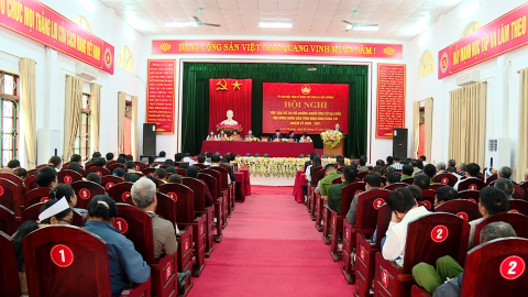 Tiếp x&uacute;c giữa cử tri với người ứng cử đại biểu Hội đồng nh&acirc;n d&acirc;n tỉnh tại x&atilde; C&uacute;c Phương, Ph&uacute; Long