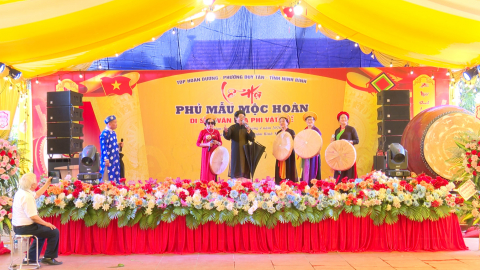 Sắc m&agrave;u văn h&oacute;a trong lễ hội phủ Mẫu Mộc Ho&agrave;n