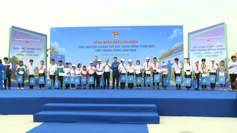 Lễ ra qu&acirc;n Ng&agrave;y cao điểm &ldquo;T&igrave;nh nguyện chung tay x&acirc;y dựng n&ocirc;ng th&ocirc;n mới&rdquo;