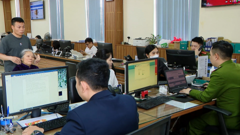 Đẩy mạnh cải c&aacute;ch thủ tục h&agrave;nh ch&iacute;nh, n&acirc;ng cao hiệu quả phục vụ