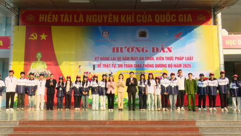 Hướng dẫn kỹ năng l&aacute;i xe gắn m&aacute;y an to&agrave;n cho học sinh
