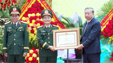 Qu&acirc;n khu 3 đ&oacute;n nhận danh hiệu Anh h&ugrave;ng Lực lượng vũ trang nh&acirc;n d&acirc;n
