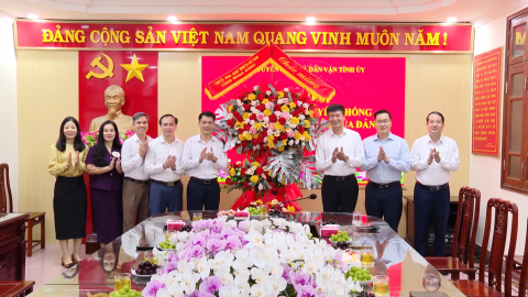 Tự h&agrave;o 96 năm Ng&agrave;nh Tuy&ecirc;n gi&aacute;o của Đảng - Ninh B&igrave;nh viết tiếp truyền thống