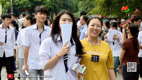 Th&iacute; sinh thoải m&aacute;i, tự tin sau ng&agrave;y thi đầu ti&ecirc;n