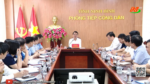 Đồng ch&iacute; B&iacute; thư Tỉnh ủy tiếp c&ocirc;ng d&acirc;n