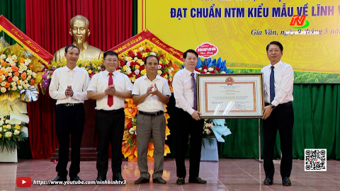 Lễ c&ocirc;ng bố x&atilde; Gia V&acirc;n đạt chuẩn n&ocirc;ng th&ocirc;n mới kiểu mẫu về du lịch
