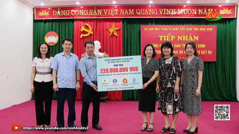 Tiếp nhận ủng hộ Nh&acirc;n d&acirc;n khắc phục thiệt hại do b&atilde;o số 10