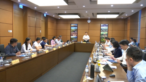Quốc hội thảo luận về kết quả thực hiện kế hoạch ph&aacute;t triển kinh tế - x&atilde; hội
