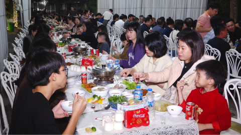 Bữa cơm tất ni&ecirc;n