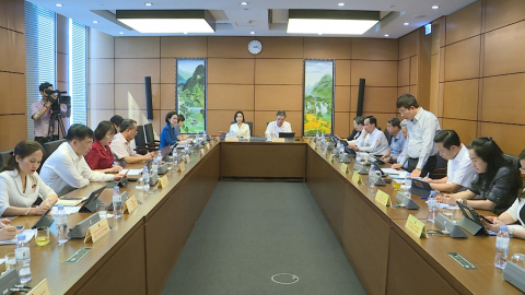 Quốc hội thảo luận ở tổ về một số dự &aacute;n luật