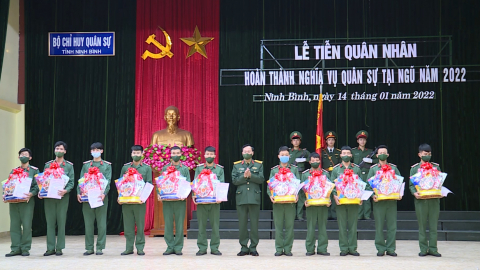 Bộ CHQS tỉnh tiễn qu&acirc;n nh&acirc;n xuất ngũ trở về địa phương