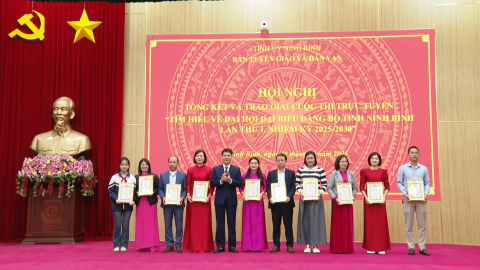Tổng kết v&agrave; trao giải Cuộc thi trực tuyến &ldquo;T&igrave;m hiểu về Đại hội đại biểu Đảng bộ tỉnh Ninh B&igrave;nh lần thứ I&rsquo;&rsquo;