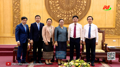 Đồng ch&iacute; B&iacute; thư Tỉnh ủy tiếp đại sức đặc mệnh to&agrave;n quyền nước CHDCND L&agrave;o tại Việt Nam