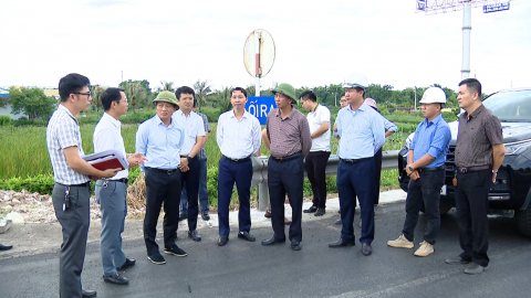 Đồng ch&iacute; Ph&oacute; Chủ tịch UBND tỉnh kiểm tra tiến độ giải ng&acirc;n vốn đầu tư c&ocirc;ng
