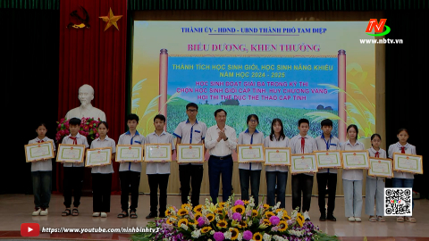 Th&agrave;nh phố Tam Điệp khen thưởng học sinh giỏi, học sinh năng khiếu