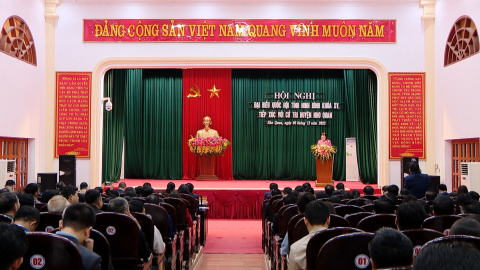 Đại biểu Quốc hội tỉnh tiếp x&uacute;c cử tri huyện Nho Quan