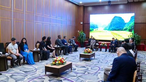 Đo&agrave;n c&ocirc;ng t&aacute;c của Trung t&acirc;m Di sản Thế giới UNESCO đến thăm v&agrave; l&agrave;m việc tại Ninh B&igrave;nh