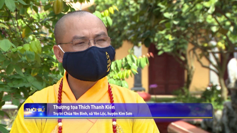 Tăng ni, phật tử Kim Sơn đồng h&agrave;nh tham gia ph&ograve;ng, chống dịch