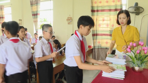 Li&ecirc;n đội Trường THCS Kh&aacute;nh Nhạc học v&agrave; l&agrave;m theo lời B&aacute;c