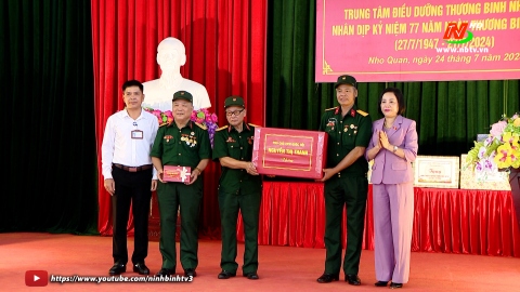 Đồng ch&iacute; Ph&oacute; Chủ tịch Quốc hội Nguyễn Thị Thanh thăm, tặng qu&agrave; Trung t&acirc;m Điều dưỡng Thương binh Nho Quan