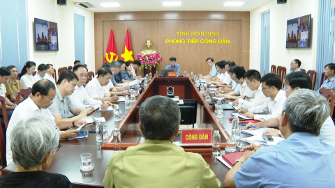 Đồng ch&iacute; B&iacute; thư Tỉnh ủy Trần Huy Tuấn tiếp c&ocirc;ng d&acirc;n định kỳ th&aacute;ng 10/2026