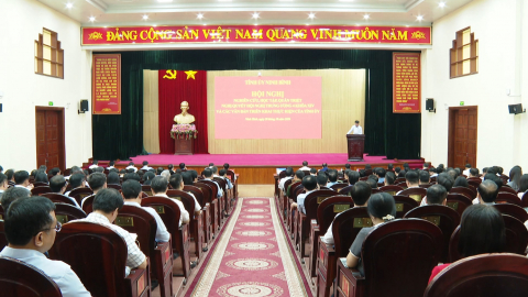 Hội nghị nghi&ecirc;n cứu, học tập, qu&aacute;n triệt Nghị quyết Hội nghị Trung ương 4 kh&oacute;a XIV