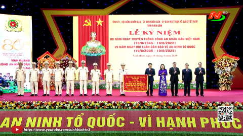 Lễ kỷ niệm 80 năm Ng&agrave;y truyền thống C&ocirc;ng an nh&acirc;n d&acirc;n Việt Nam v&agrave; 20 năm Ng&agrave;y hội to&agrave;n d&acirc;n bảo vệ an ninh Tổ quốc