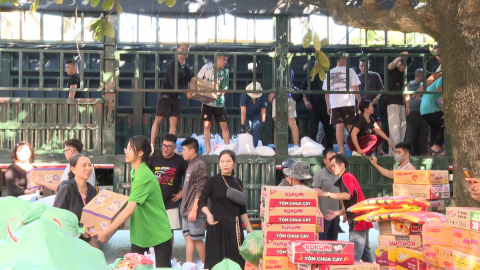 Hỗ trợ đồng b&agrave;o khắc phục hậu quả mưa lũ