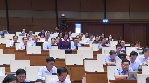 Quốc hội thảo luận tại hội trường - 27/10/2026