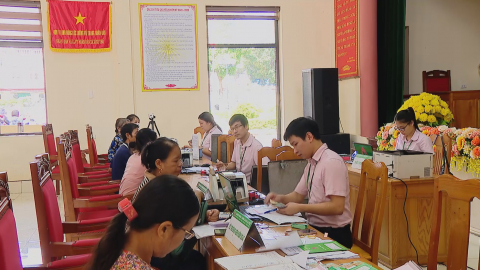 Ng&acirc;n h&agrave;ng CSXH giải ng&acirc;n cho hộ vay bị ảnh hưởng của b&atilde;o số 3