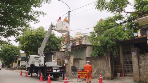 &Aacute;p dụng c&ocirc;ng nghệ Hotline trong c&ocirc;ng t&aacute;c sửa chữa lưới điện hạ thế