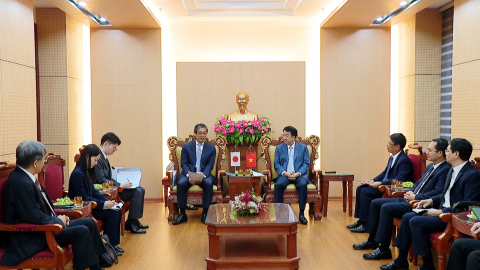 Đồng ch&iacute; Chủ tịch UBND tỉnh tiếp Đại sứ Đặc mệnh to&agrave;n quyền Nhật Bản tại Việt Nam