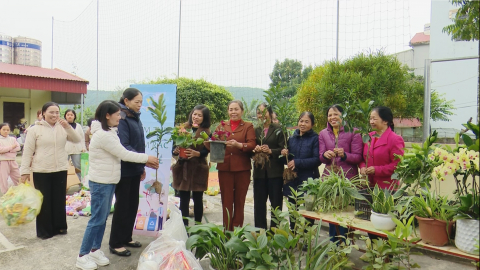 Ph&aacute;t huy vai tr&ograve; của phụ nữ trong x&acirc;y dựng đời sống văn h&oacute;a tại cơ sở