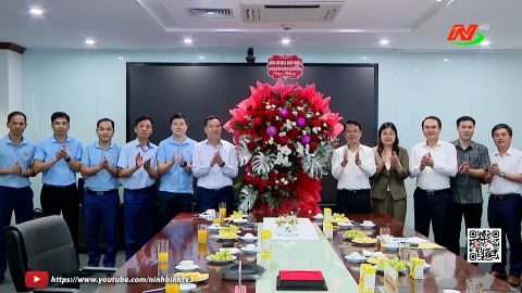 Đồng ch&iacute; B&iacute; thư Tỉnh ủy Đặng Xu&acirc;n Phong thăm, khảo s&aacute;t một số doanh nghiệp tr&ecirc;n địa b&agrave;n tỉnh