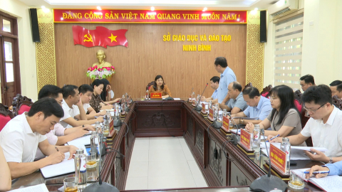 L&atilde;nh đạo UBND tỉnh l&agrave;m việc với Sở Gi&aacute;o dục v&agrave; Đ&agrave;o tạo