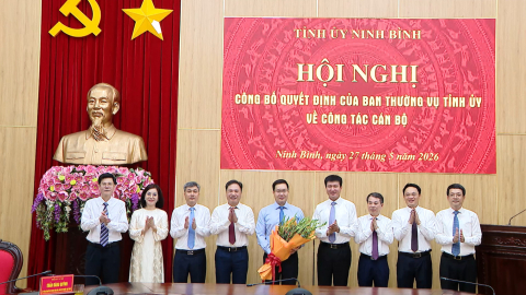 C&ocirc;ng bố Quyết định của Ban Thường vụ Tỉnh ủy về c&ocirc;ng t&aacute;c c&aacute;n bộ