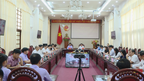 Đồng ch&iacute; Chủ tịch UBND tỉnh đối thoại với n&ocirc;ng d&acirc;n